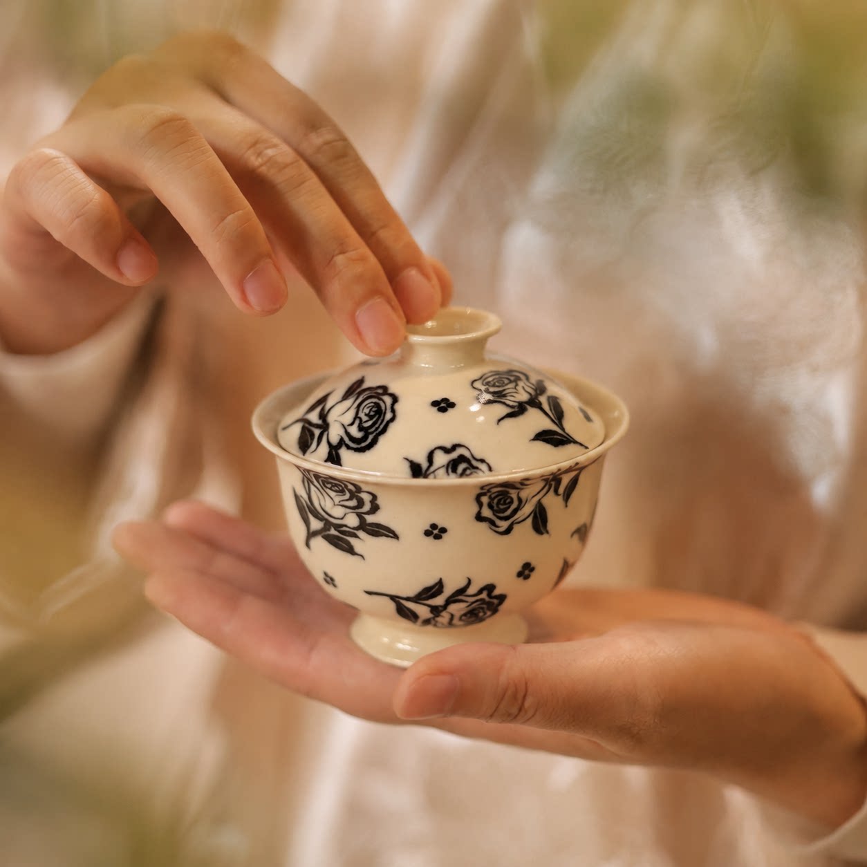 婵韵霖溪圣甫茶具墨彩玫瑰花盖碗