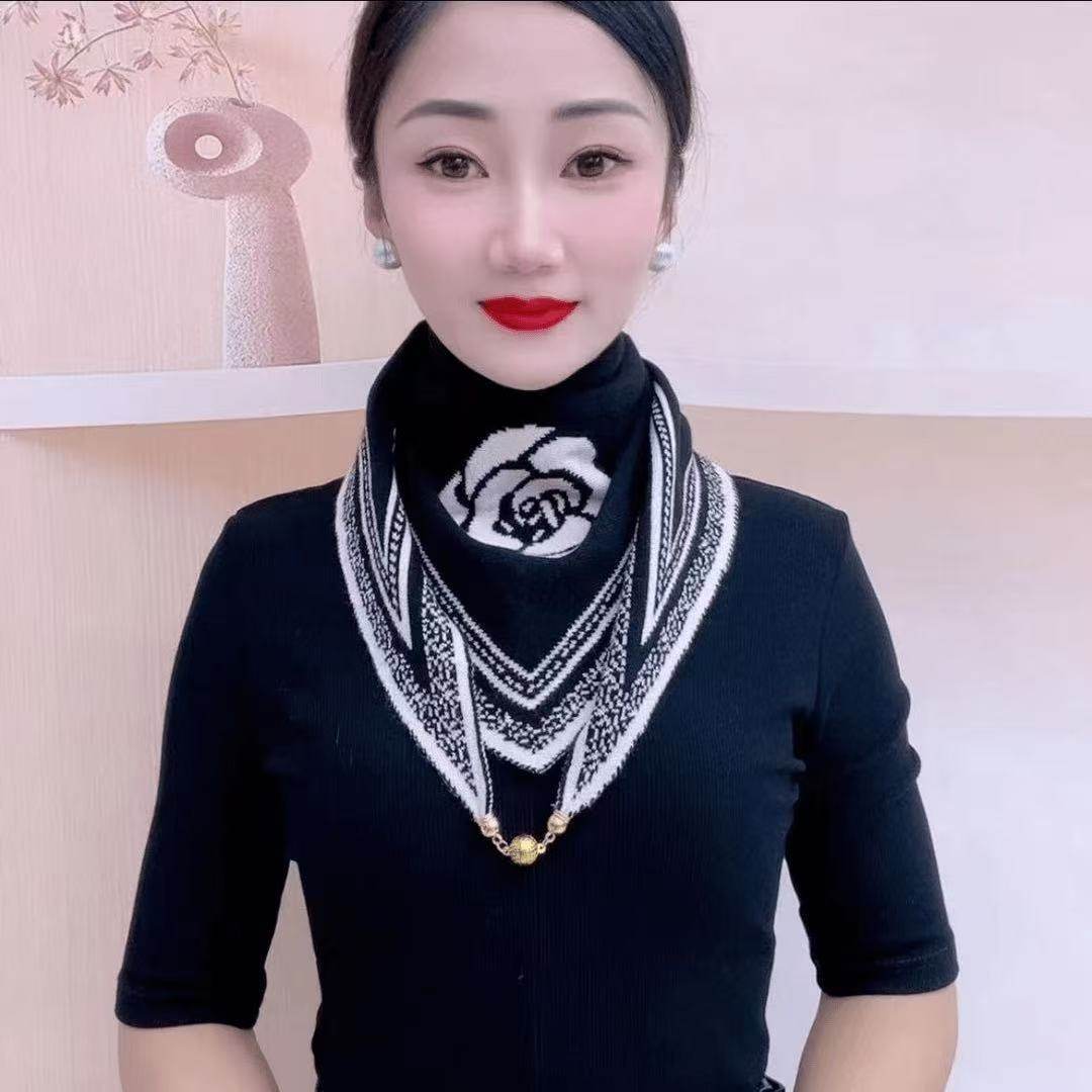 网红新款针织磁吸扣三角巾保暖冬季女士护颈围巾气质围脖双面双色