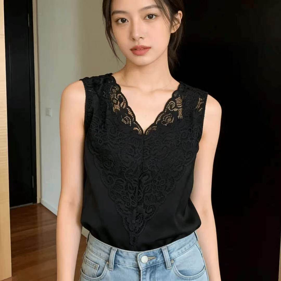 2026年新款高级感时尚百搭V领蕾丝拼接无袖吊带内搭背心上衣女装