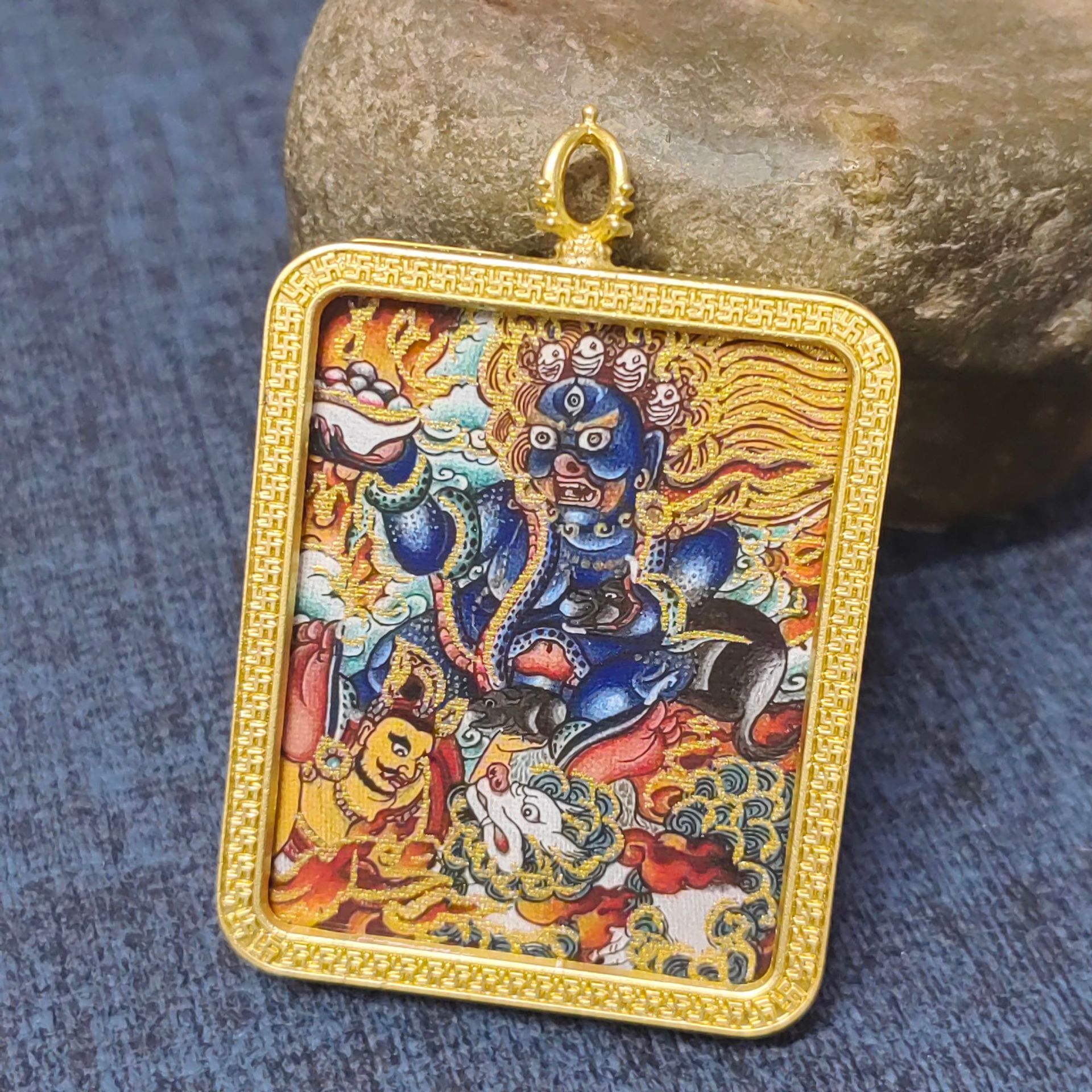 新款半手绘描金唐卡吊坠项链饰品观音地藏王大黑天五路财神送绳子