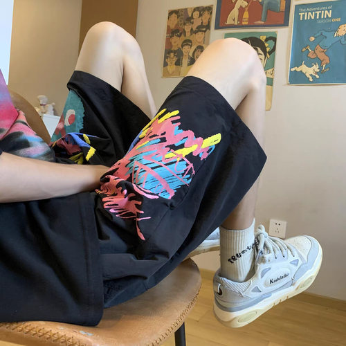 夏季个性涂鸦短裤潮牌百搭男女同款运动短裤宽松美式修身裤子新款