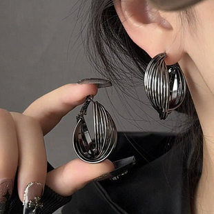 法式复古高级感枪黑色扭曲圈圈耳环女轻奢小众设计感时尚气质耳圈