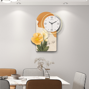 创意挂钟客厅钟表2025新款家用现代简约时钟壁灯网红大气餐厅挂表