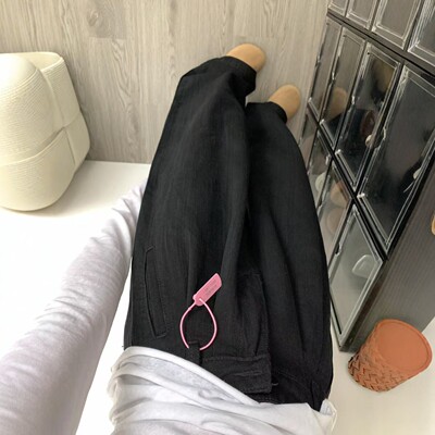 黑色褶皱直筒牛仔裤女春