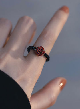 玫瑰设计感配饰食指戒指时尚