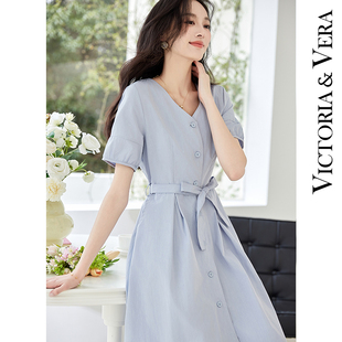 VICTORIA&VERA夏季 高级感V领系带收腰显瘦开叉轻薄凉爽连衣裙 法式
