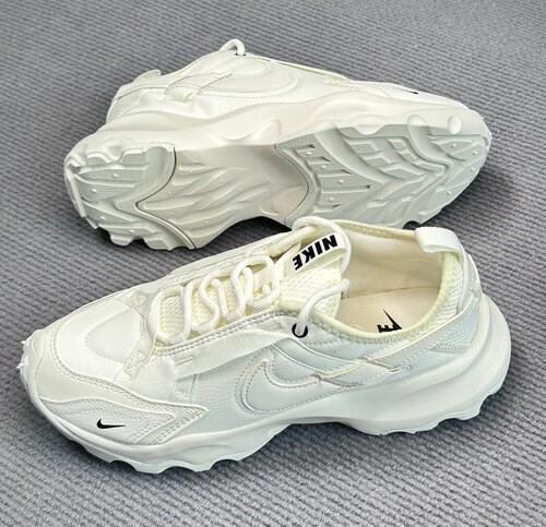 耐克Nike TC 7900女子运动复古休闲跑步厚底老爹鞋DD9682-100