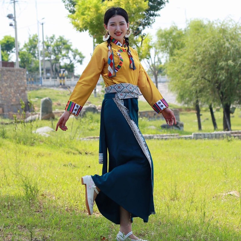 速发民族风藏地旅拍改良藏族服装锅庄舞藏式衬衣宽松一片式裹裙