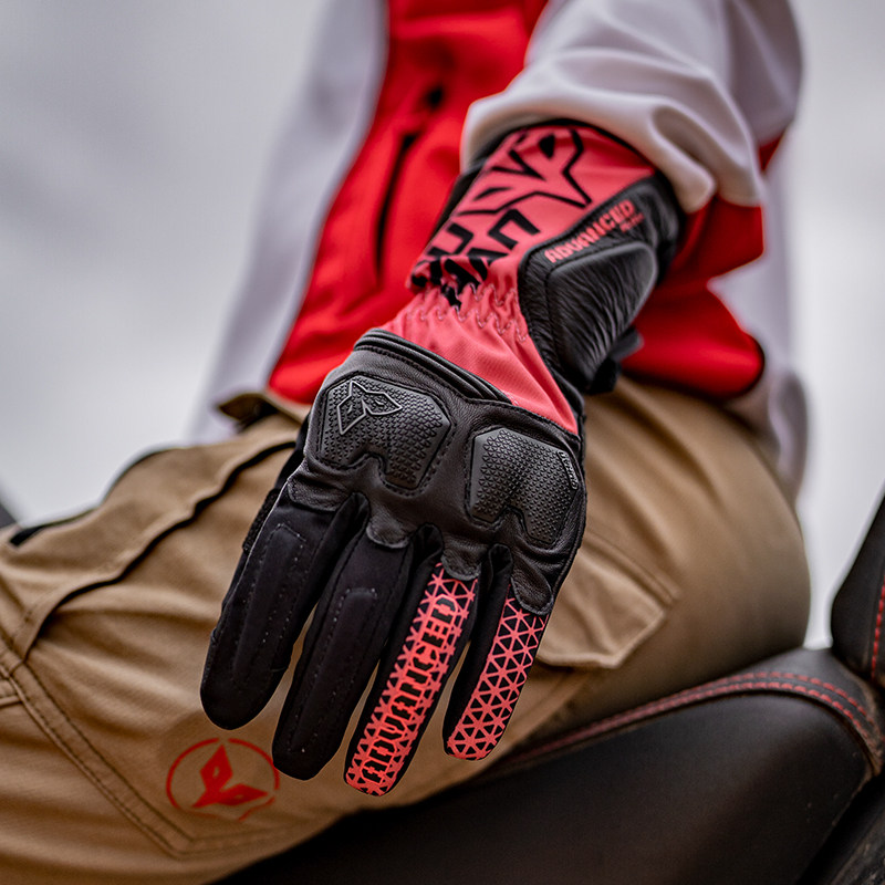 速发摩托车加长防骑行手套冬季款男摔防水保暖机车防摔骑士装