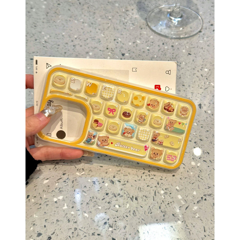 创意卡通可爱黄油小熊立体键盘适用苹果16promax手机壳iPhone15新款16保护套13个性女款14全包防摔15pro创意