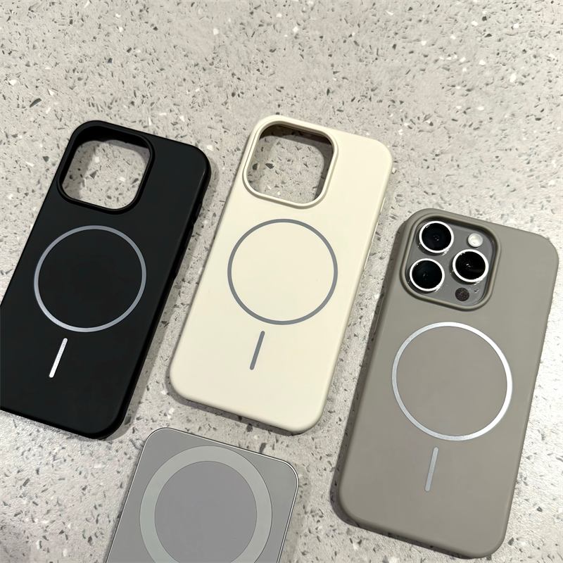 苹果磨砂肤感超薄磁吸PC手机硬壳