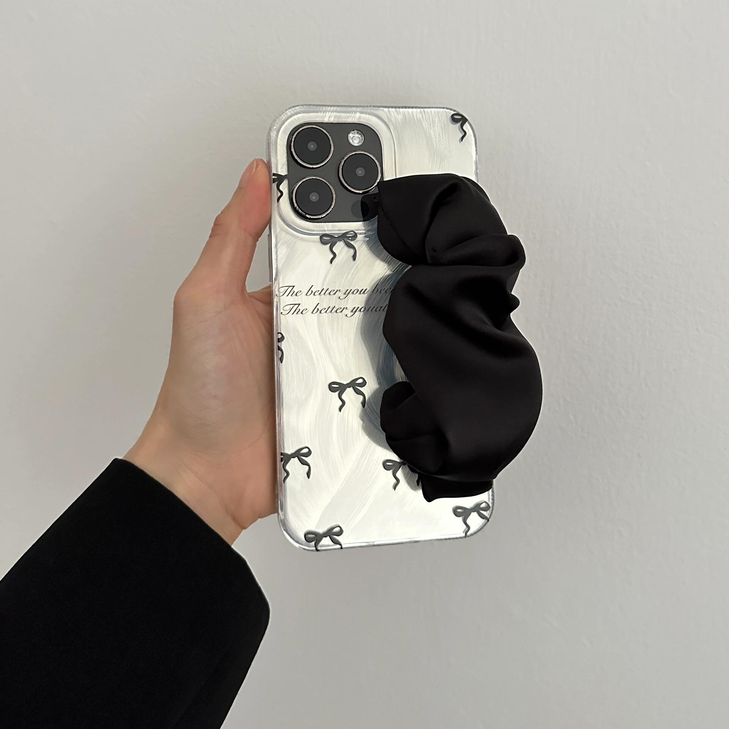 轻奢黑色蝴蝶丝巾腕带适用苹果15手机壳iphone15promax新款14plus高级感羽纱13/12华为mate60pro防摔保护套