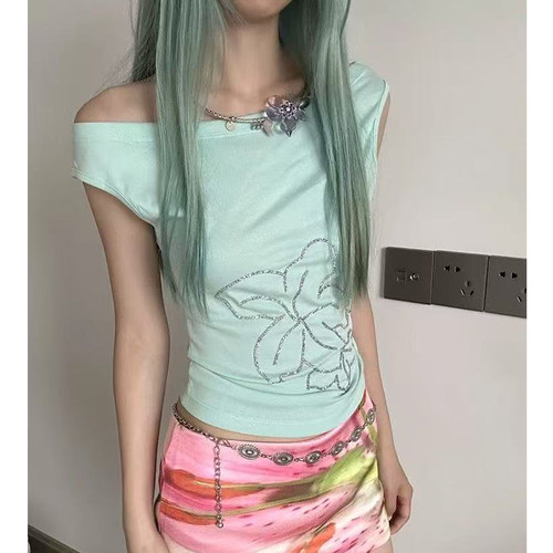 美式辣妹斜肩短袖女夏季穿搭泰式