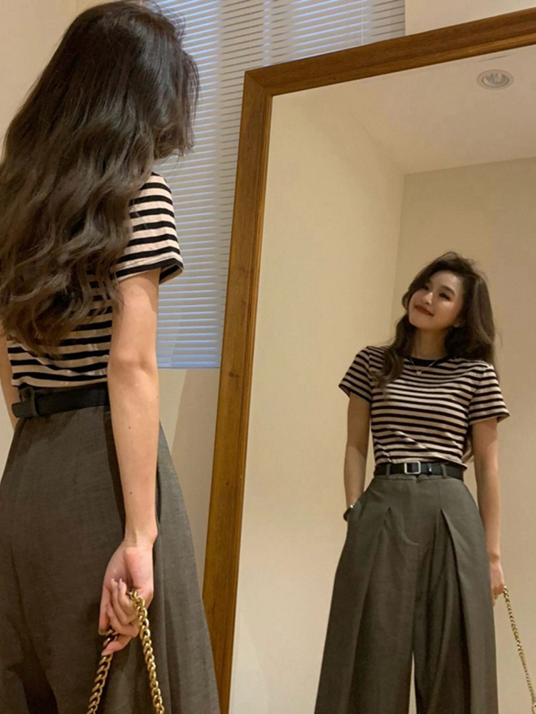 正肩短款上衣圆领条纹显瘦短袖女