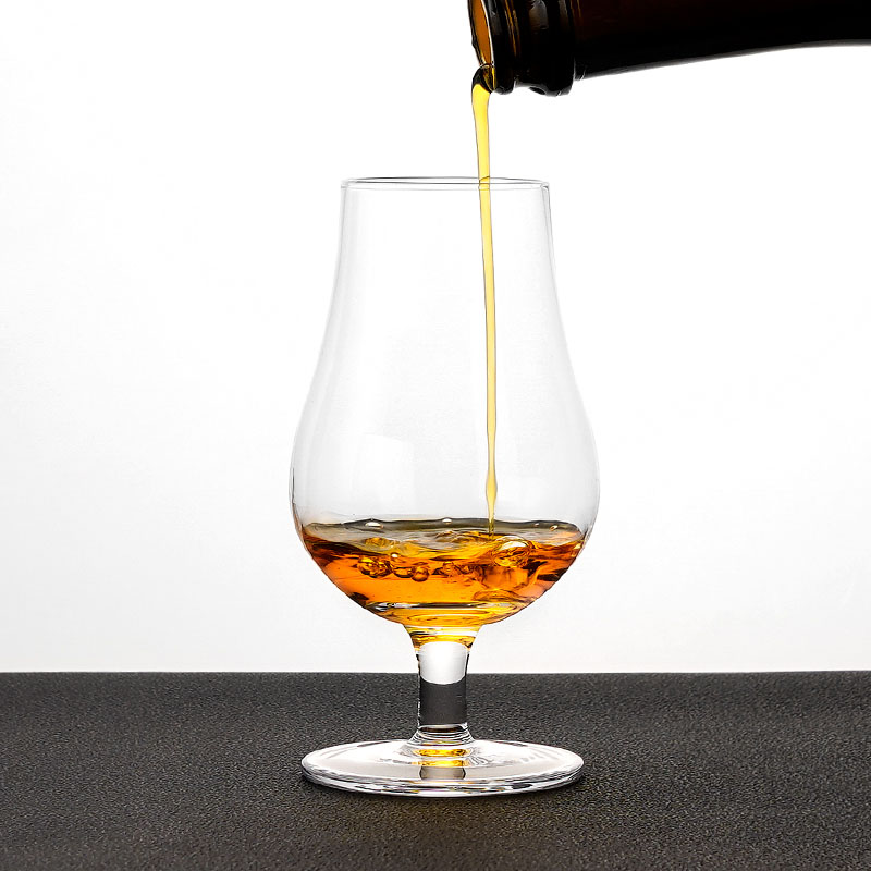 日式威士忌闻香杯ISO品酒杯水晶玻璃郁金香玻璃杯麦卡伦酒杯定制