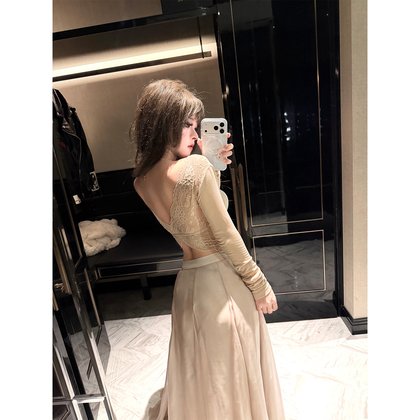 纯欲气质蕾丝V领性感露背上衣女