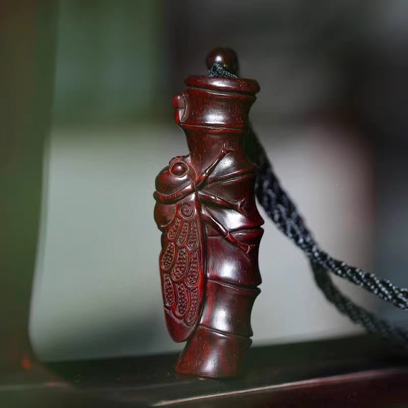 紫檀一鸣惊人手把件老料