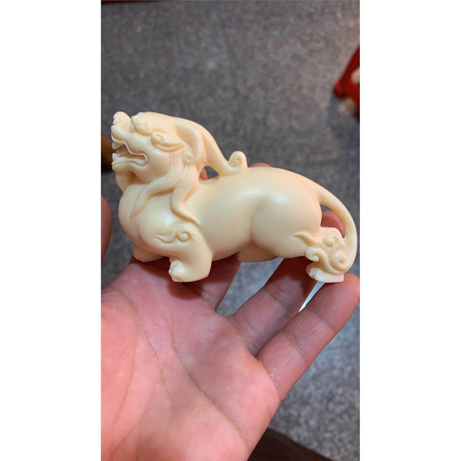象牙果汉代貔貅小把件文