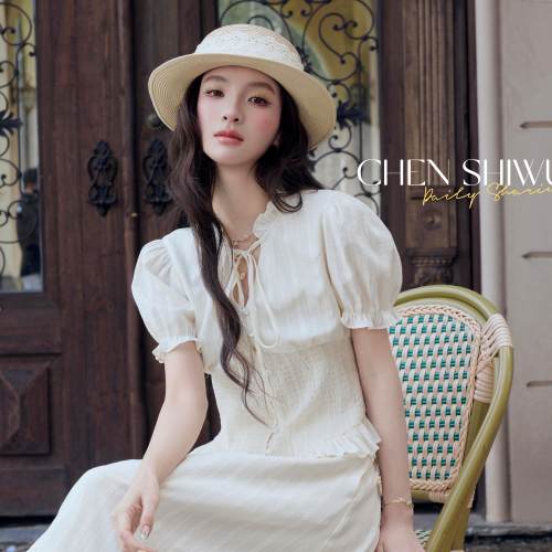 CSW·陈十五26夏季【俄式美学】木耳边领弹力修身收腰上衣半身裙