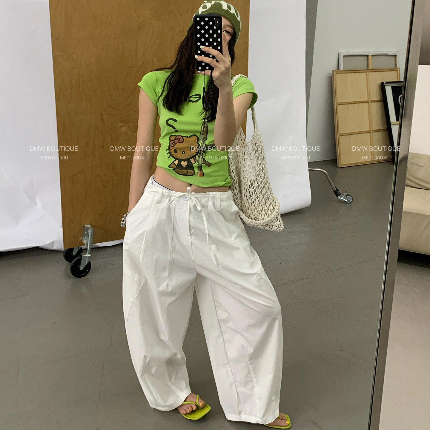 趣味减龄小众设计黑皮kitty绿色搞怪卡通字母修身弹力正肩短袖T恤