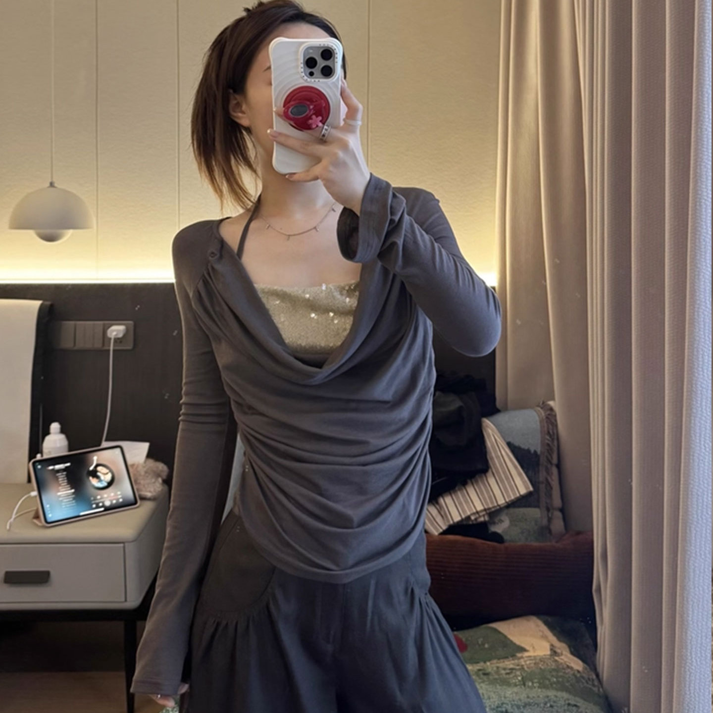 针织深荡领碎褶挂脖假两件上衣女