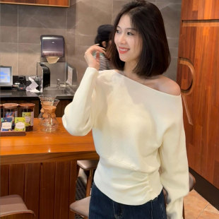 miu系小香风法式 不规则收腰显瘦气质露肩针织毛衣2025秋冬高级感