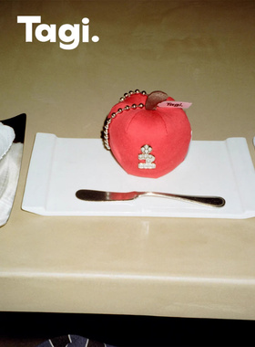 Tagi. 《塔皮平安果》可爱苹果钥匙挂饰刺绣工艺好运包挂件