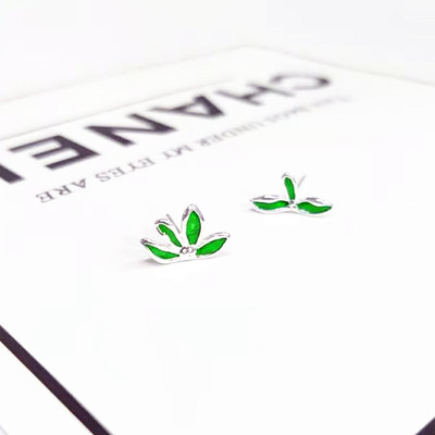 简约创意森系叶子耳环韩国风韩版滴胶不对称绿色树叶耳钉女耳饰品