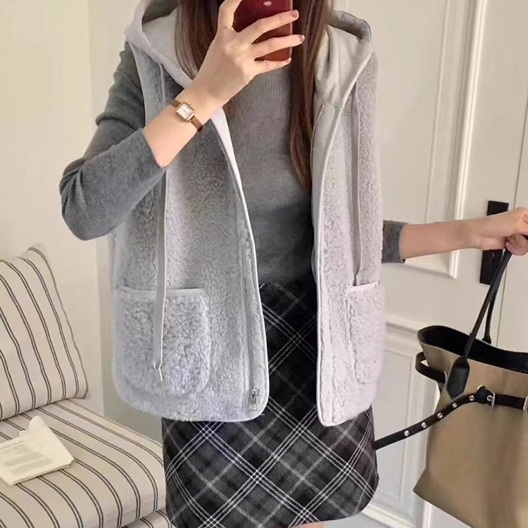 外搭羊羔毛连帽马甲外套女秋冬2025新款百搭减龄女士无袖马夹背心