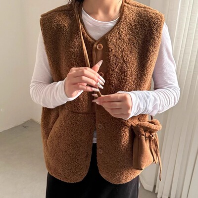 羊羔毛皮毛一体外套女设计感配包包保暖大衣马甲2025秋冬新款加厚