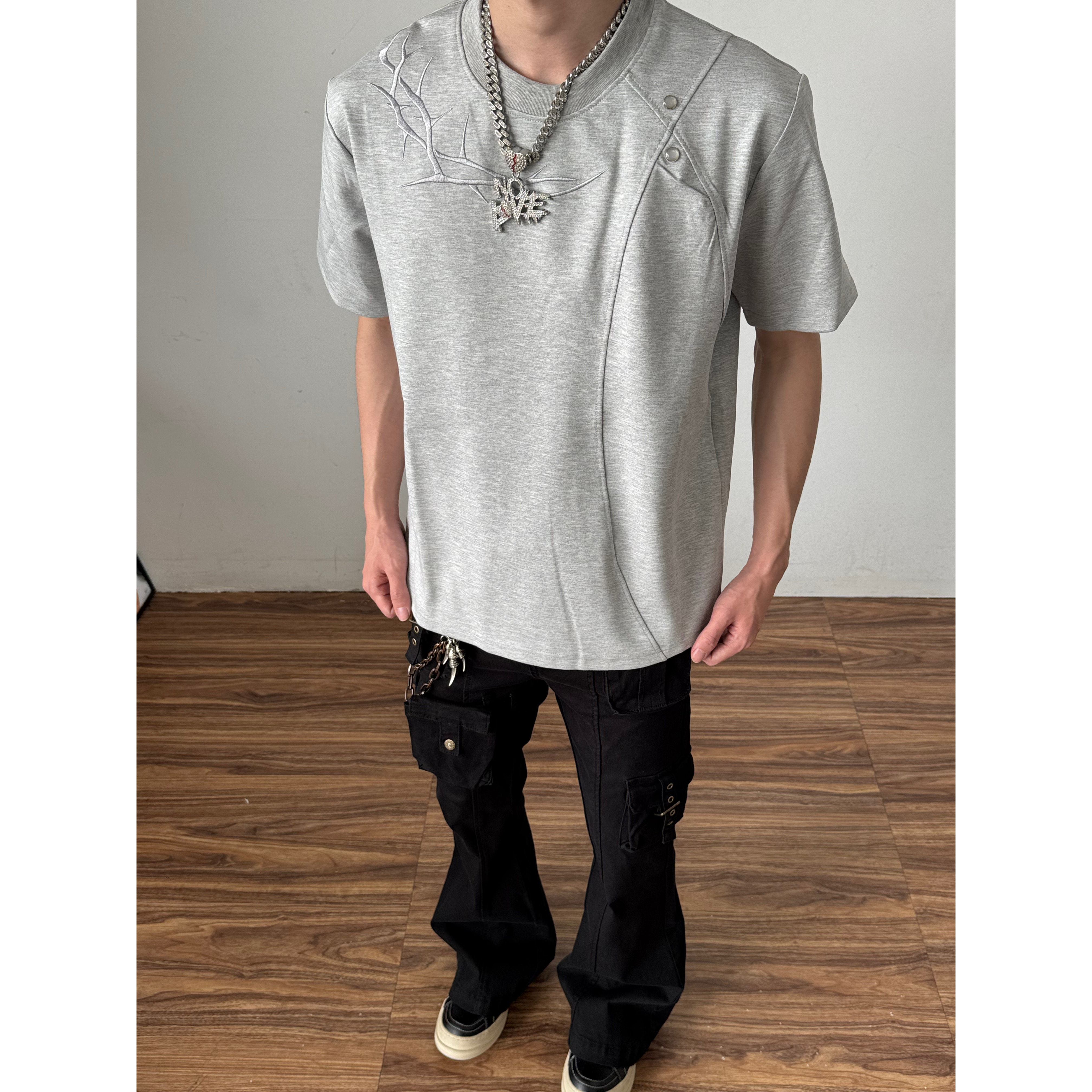 夏季美式设计感铆钉刺绣短袖t恤男cleanfit短宽正肩男款半袖上衣