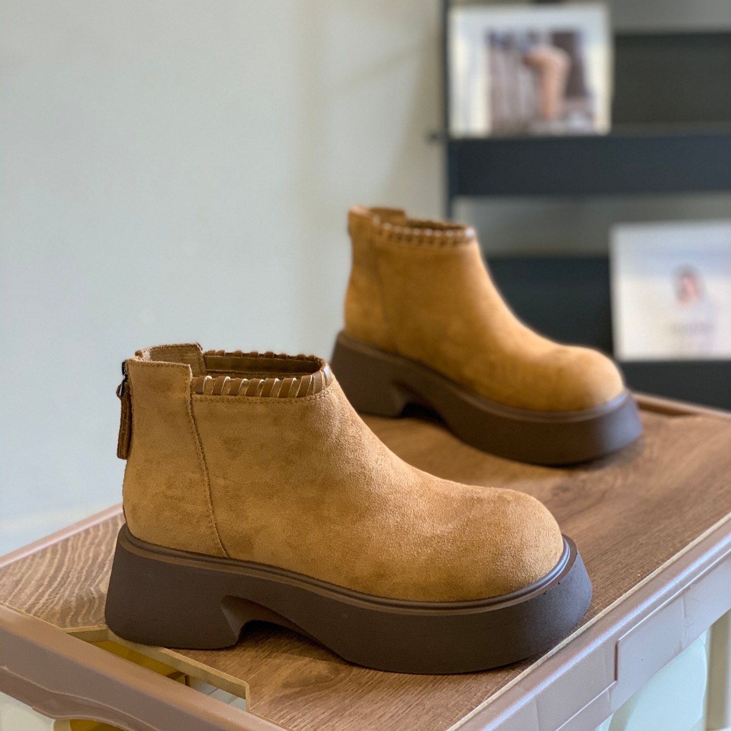 大头松糕厚底简约舒适复古大黄靴