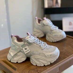 时尚 百搭增高厚底显腿长休闲鞋 水钻拼接老爹鞋 新款 女2026春季 韩版