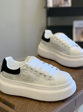 松糕厚底小白鞋女2025秋季新款简约国风复古轻便5CM增高休闲板鞋