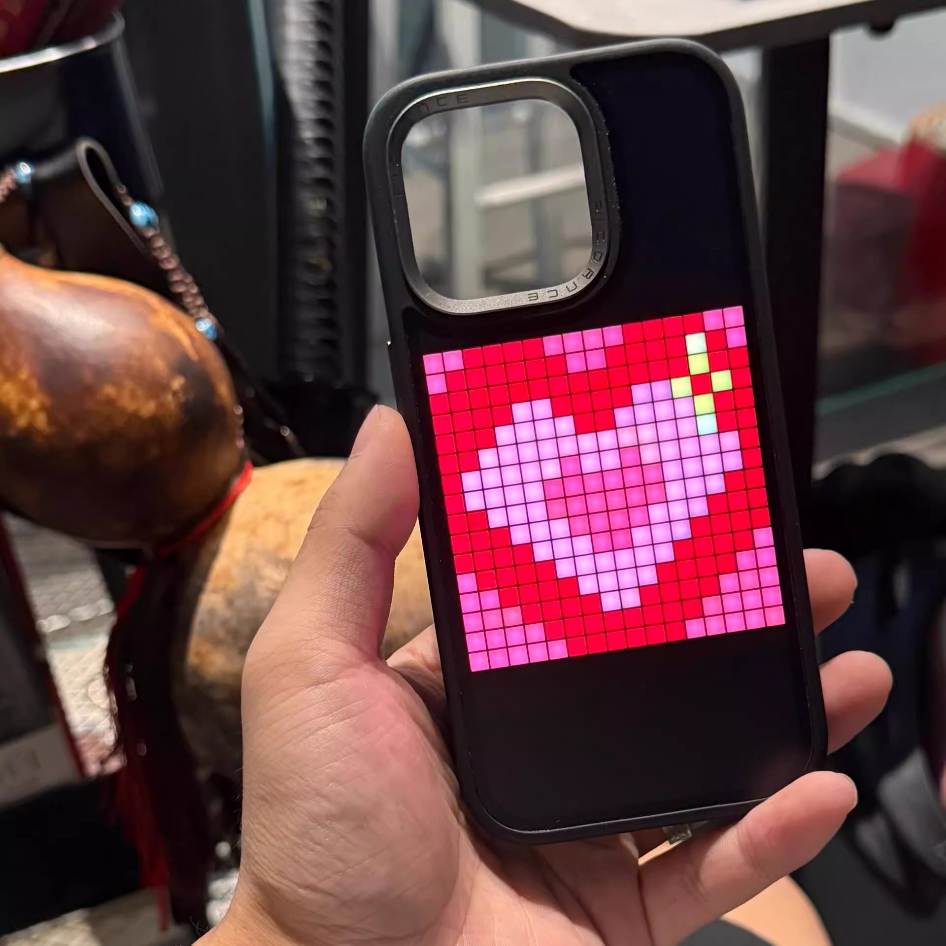 会动会亮的像素屏手机壳适用于苹果17promax新款iPhone15/16/17