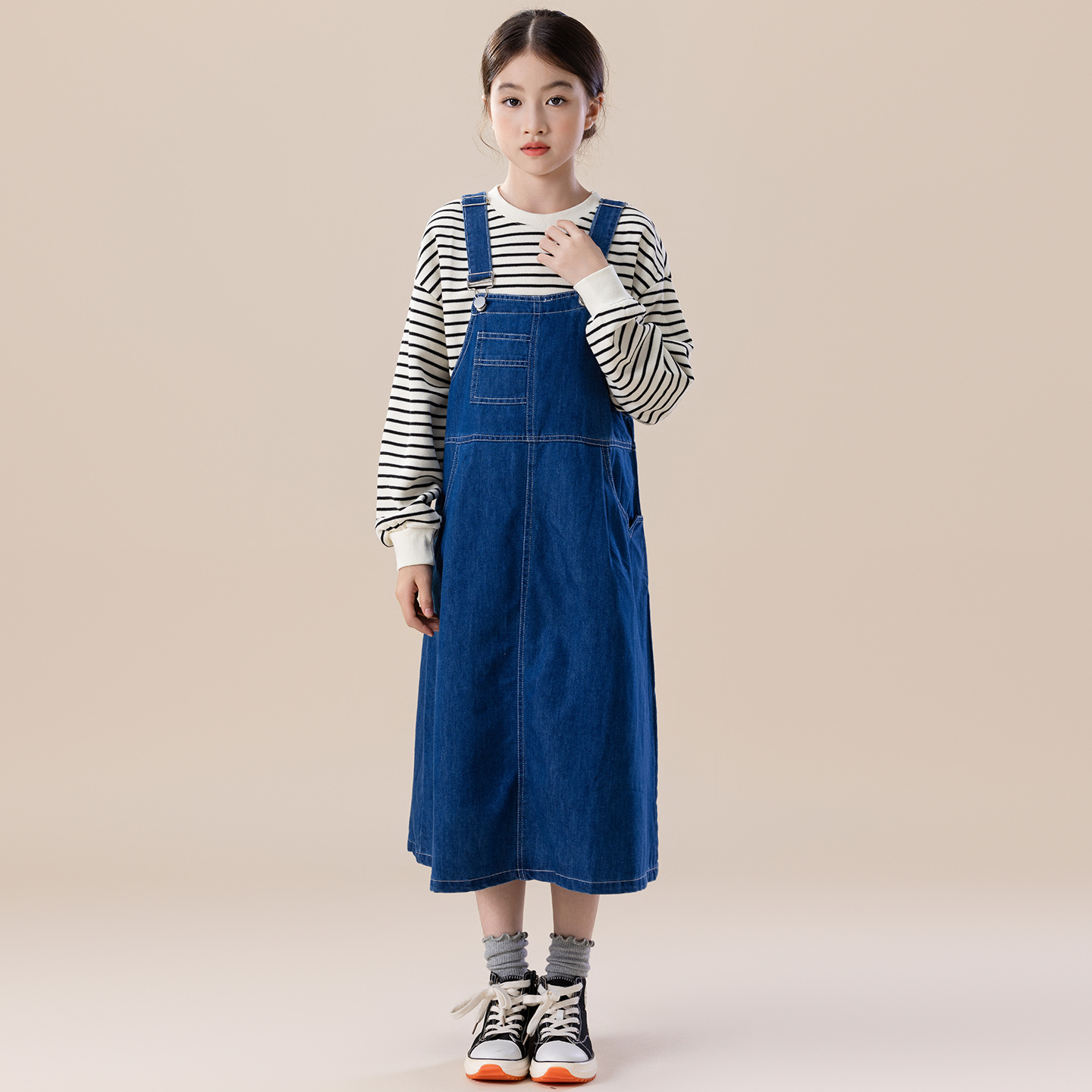 女童背带牛仔裙春秋2025新款中大童休闲学院风连衣裙小女孩中长裙
