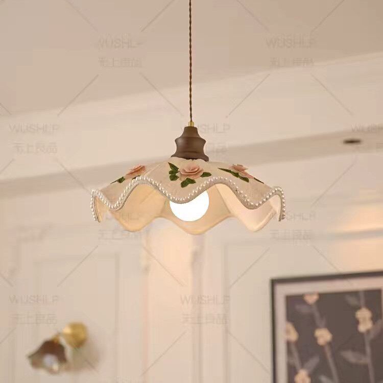 布艺单头三头吊灯餐厅灯2026新款花纹实木灯法式中古餐桌上方灯具