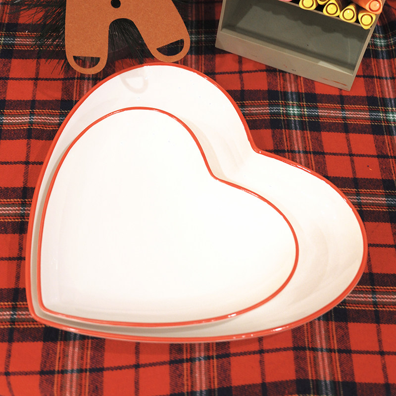 爱心盘桃心盘心型盘陶瓷红色盘子家用 ins风心形早餐盘爱心点心盘