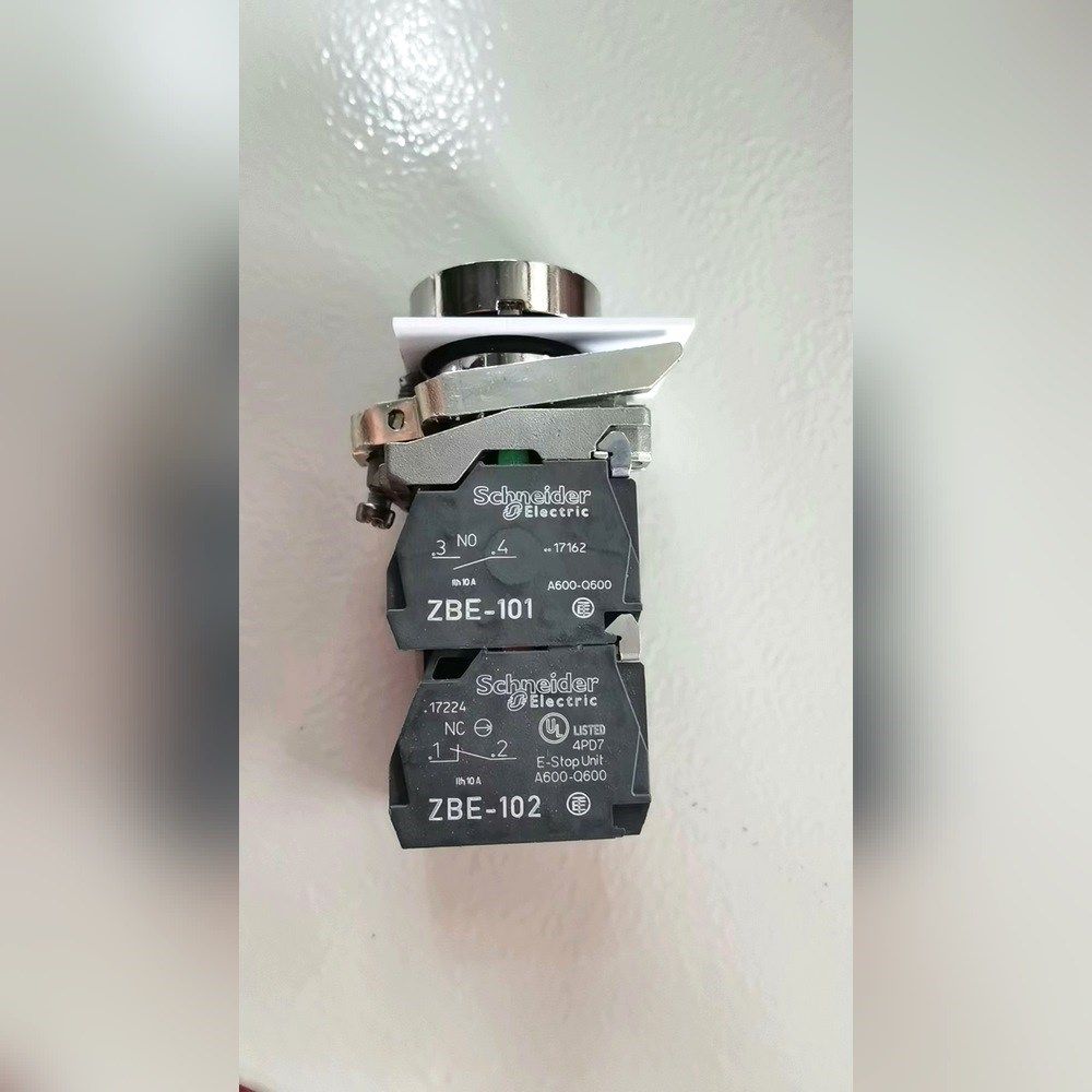 启动按钮+ZBE-101+ZBE-103触点开关 议价