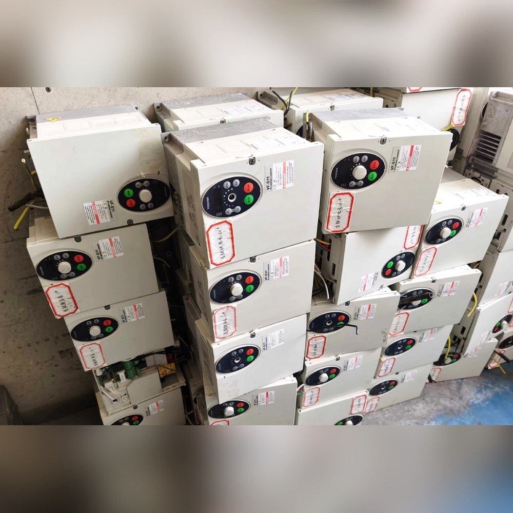 原装东芝VFS11-4037PL-WN 4KW实物拍摄 议价