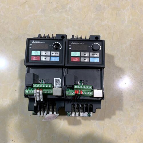 VFD002EL21A变频器一台断脚一台旋钮破了
