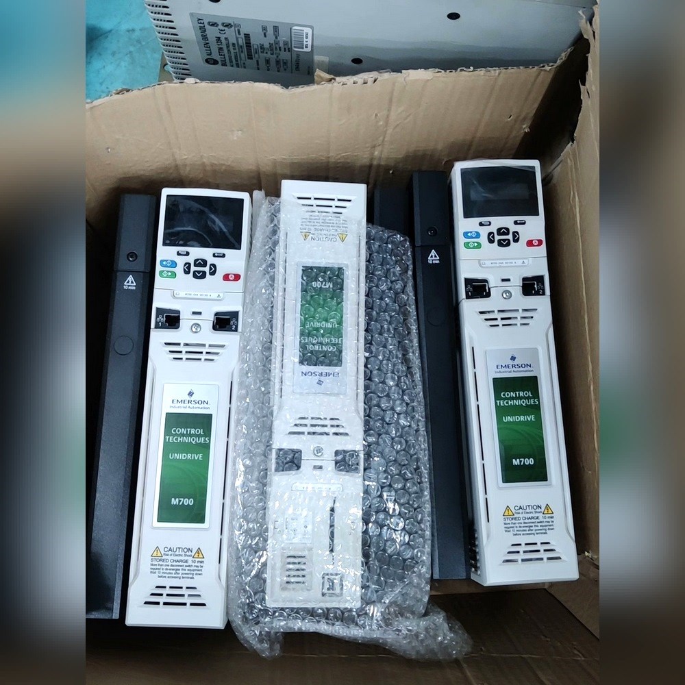 伺服驱动器M700-044 00150A 5.57 议价