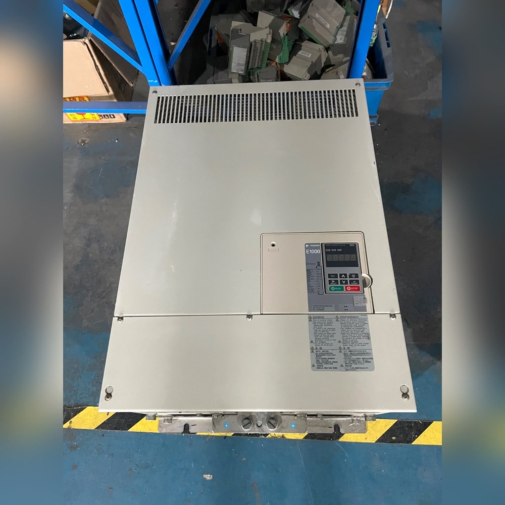 安川变频器9成新CIMR-EB4A0208AAA 110KW 议价