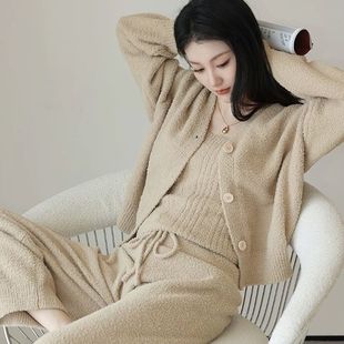 秋冬新款吊带三件套家居服加绒加厚珊瑚绒软绵绵睡衣女可外穿