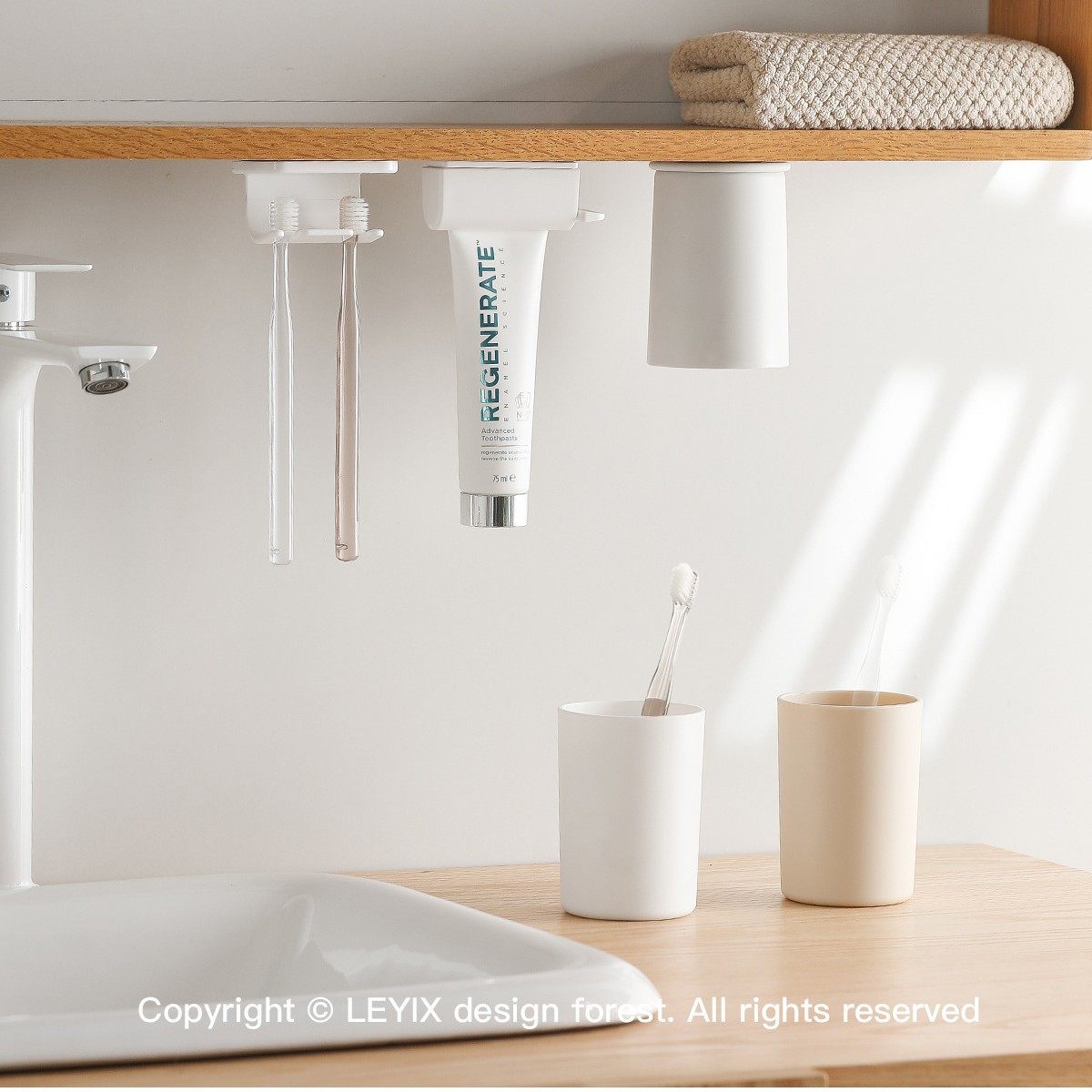 镜柜下磁吸漱口杯牙刷杯家庭免打孔一家四口柜底倒挂牙杯架洗漱杯,家庭/个人清洁工具,浴室用品配件,淘宝优惠券,粉丝福利购,淘宝优惠卷