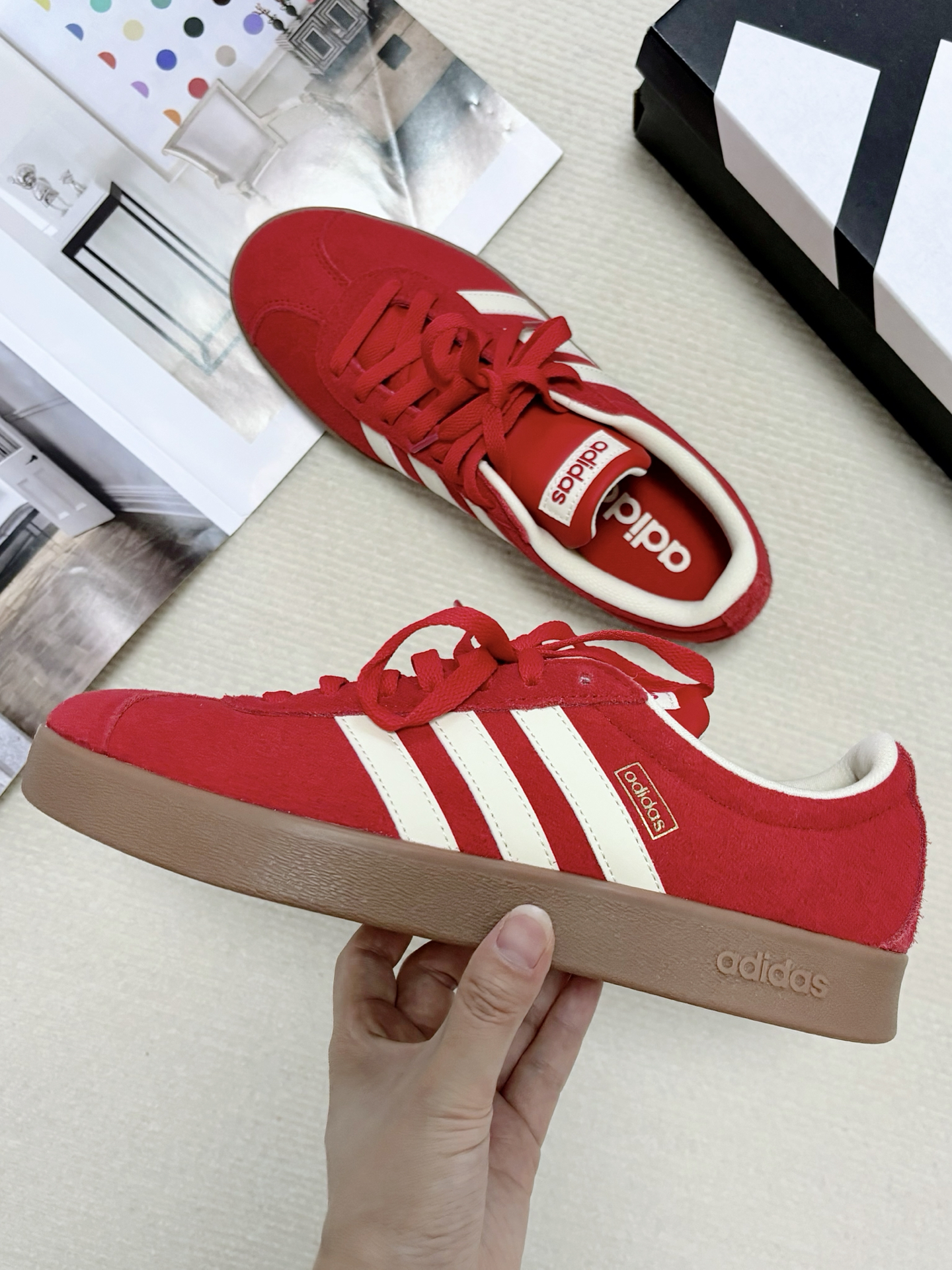 阿迪达斯板鞋麂皮女款百搭休闲鞋kk3774