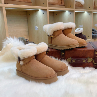 桑坡羊皮毛一体雪地靴女冬中筒一粒扣加厚保暖中筒平底雪地棉靴