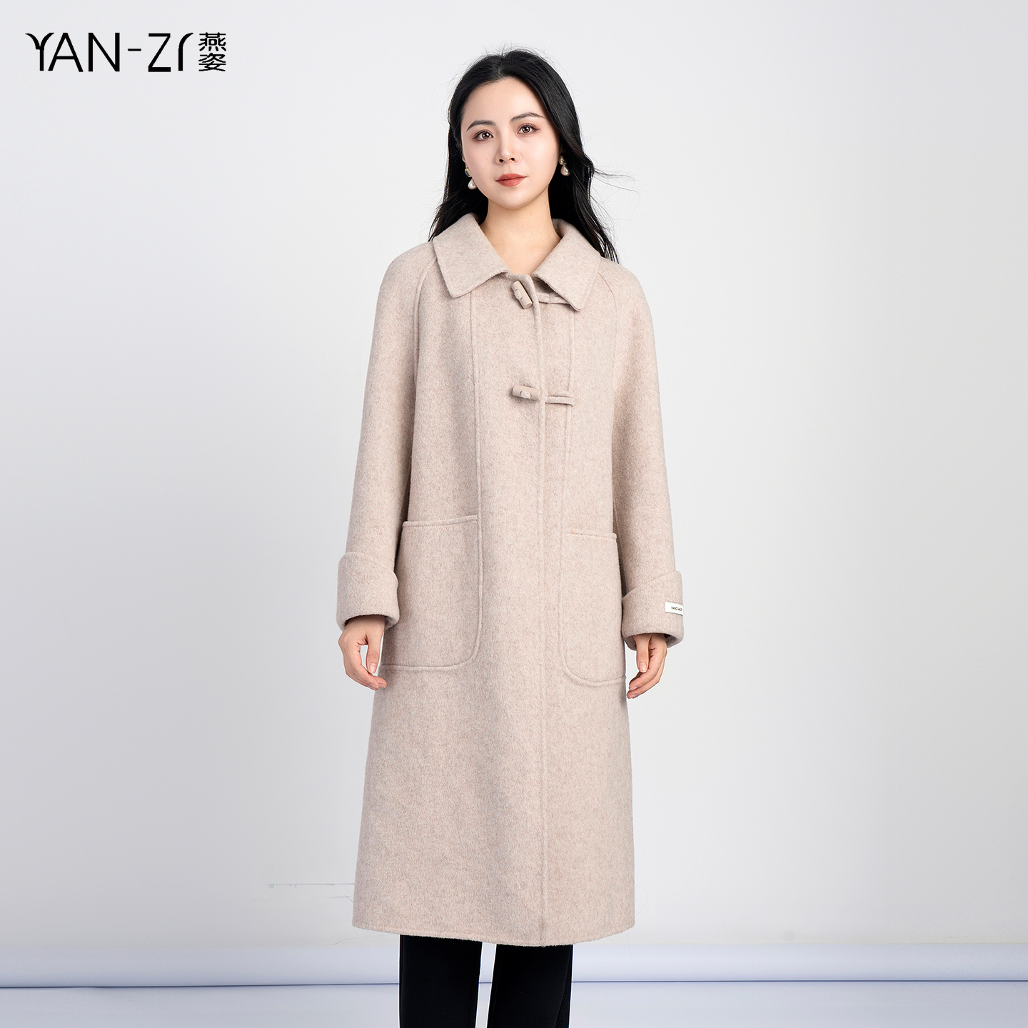 翻领牛角扣纯羊毛双面呢长款大衣