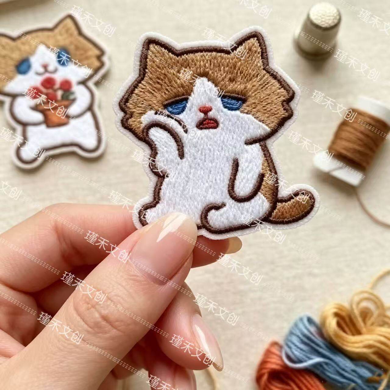 月薪猫刺绣贴帆布包包衣服笔记本自粘免缝布贴补丁贴水杯diy装饰
