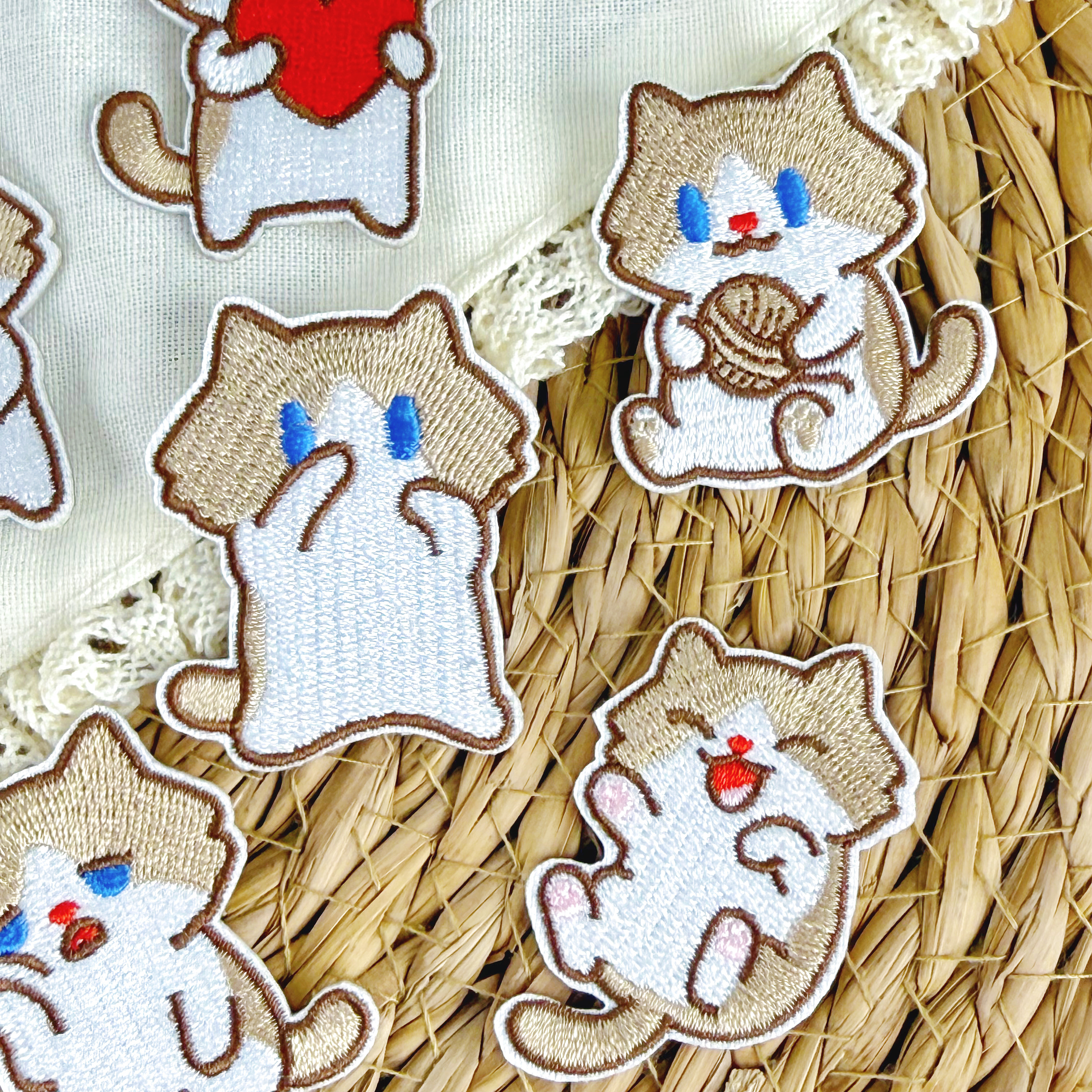 卡通月薪猫刺绣贴书包衣服笔记本水杯diy装饰自粘免缝布贴补丁贴